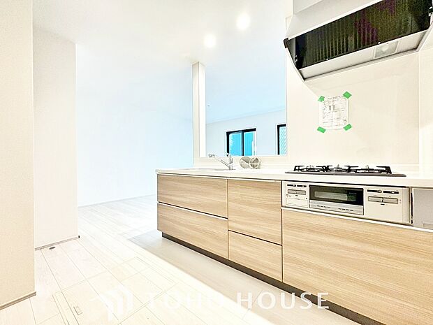 充実した収納スペースを搭載したシステムキッチンは、日々の家事がはかどります。