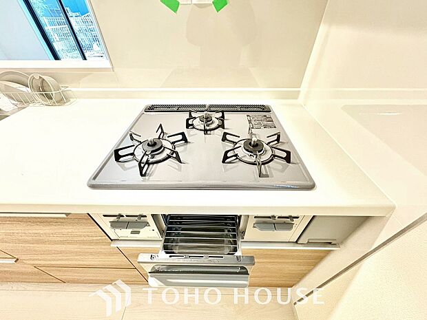 毎日料理をする、料理が好き、家族が多くて量を作る必要がある、等の方々にとっては必須の3口コンロ。