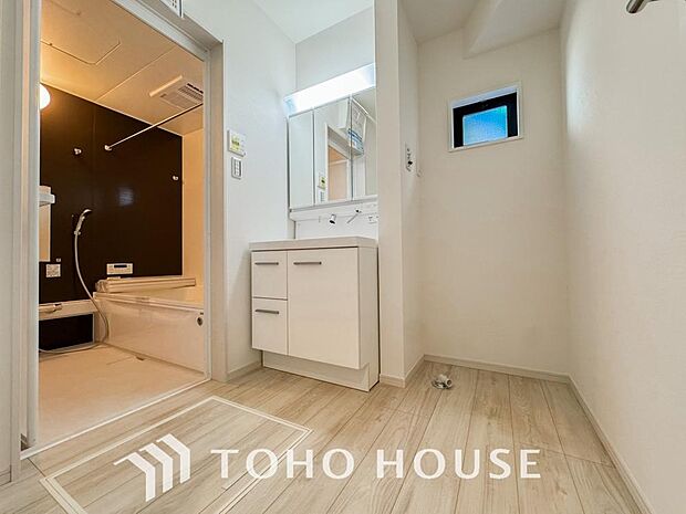 シンプルだからこそ使いやすい。スタンダードなデザインの洗面台はお掃除もしやすくいつも清潔。