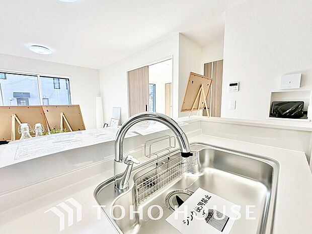 浄水と原水をボタン一つで切り替えられる浄水器一体型水洗。近年主流になりつつある人気の設備です。