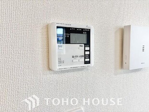 スイッチ1つで一定量の湯を浴槽に張ったり、保温や追い焚きをすることができる機能は何かと便利。