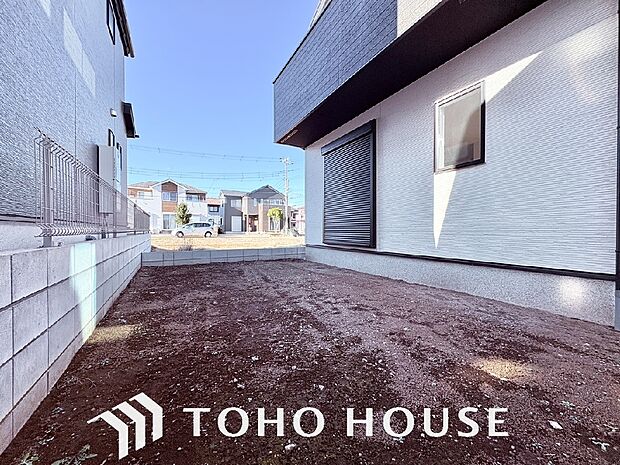 日当たりも良く、家庭菜園や植栽を育てるのに適したお庭はこれからの生活に緑という癒しを与えてくれます。