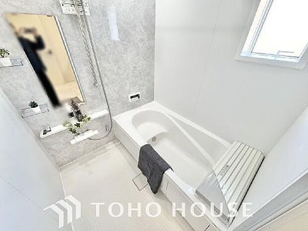 心地よいバスタイムを演出する浴室はゆとりあるサイズを採用。