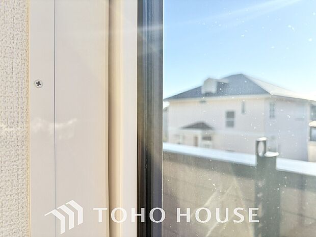 複層ガラスは結露を抑えたり、遮音にも効果を発揮します。