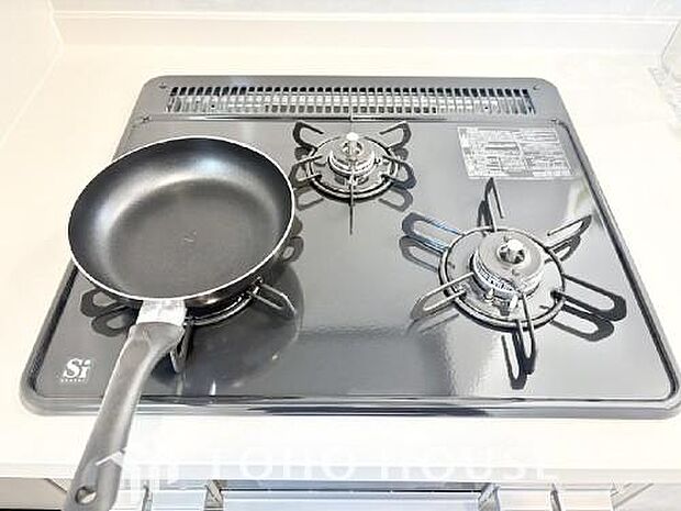 毎日料理をする、料理が好き、家族が多くて量を作る必要がある、等の方々にとっては必須の3口コンロ。