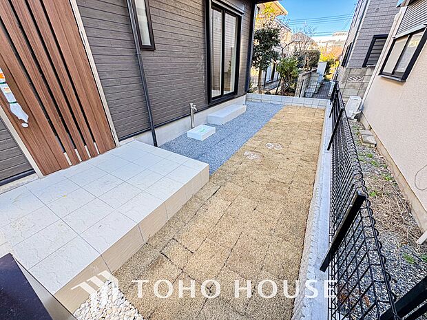 日当たりも良く、家庭菜園や植栽を育てるのに適したお庭はこれからの生活に緑という癒しを与えてくれます。