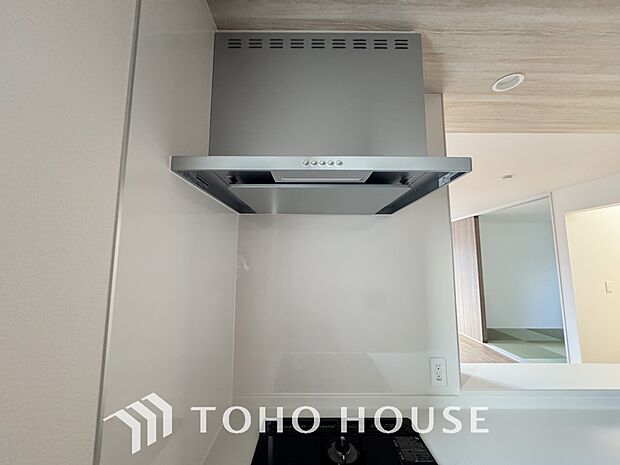 最新のレンジフードは静音性や省エネ性能が向上しデザインもスタイリッシュ。効率的な換気で料理を快適に。