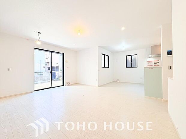 家は、ただ生活する場ではなく、笑顔の毎日、安らぎの日々のために、暮らしを愉しく、快適にする場所。