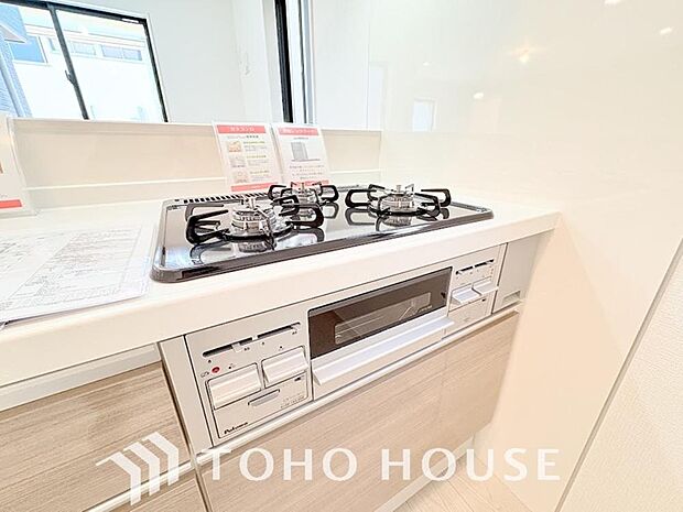 毎日料理をする、料理が好き、家族が多くて量を作る必要がある、等の方々にとっては必須の3口コンロ。