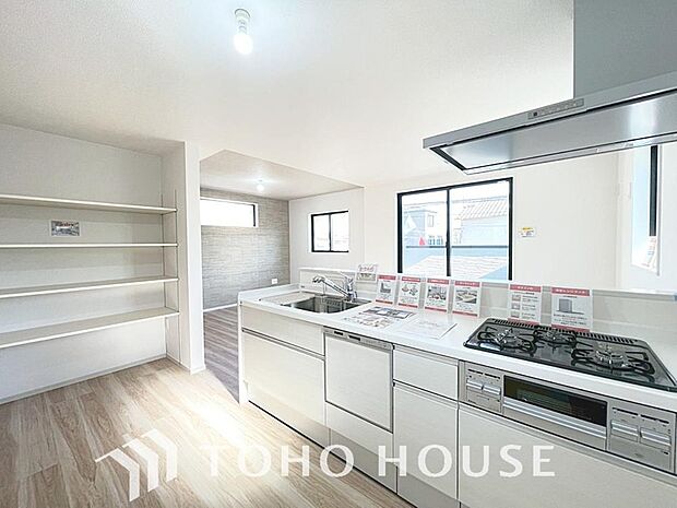 お料理の上手な方が、独壇場でお料理の腕を披露するスタイルに向いているキッチンです。