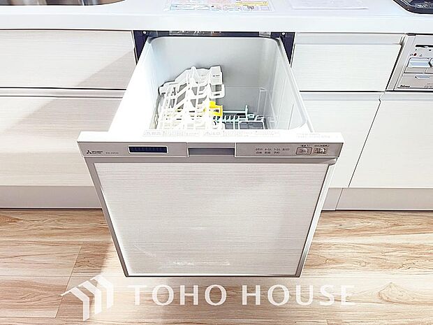 高温水や高圧水流を使う事で効率よく食器洗浄できます。殺菌効果も高いので哺乳瓶等を洗う際にも便利です。