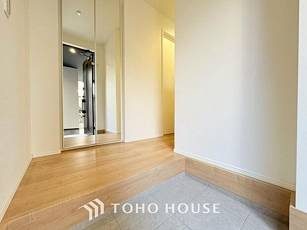 ダウンライトを使用しお洒落に演出。帰りたくなる家をテーマに設計。いつも「人」と「家」の間に・・・。