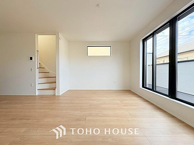 作り手の「気持ちの良いリビングでお過ごししていただきたい」という思いを感じさせます。