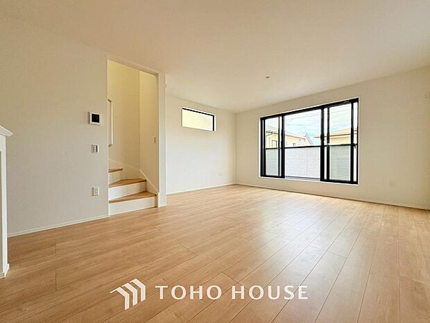 造りこんだ空間演出の妙が生み出す光と質のハーモニーはこの住宅のクオリティの良さを実感させてくれます。