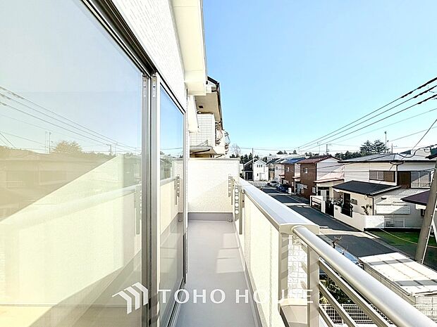 太陽に愛された邸は、陽当り、通風に優れた魅力的で快適さを追求した邸宅です。