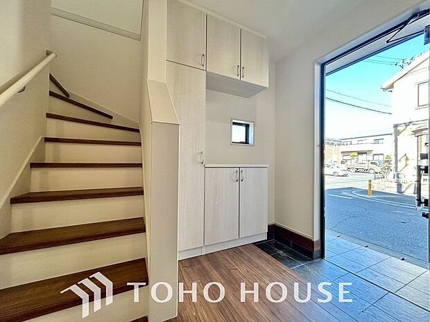 ダウンライトを使用しお洒落に演出。帰りたくなる家をテーマに設計。いつも「人」と「家」の間に・・・。