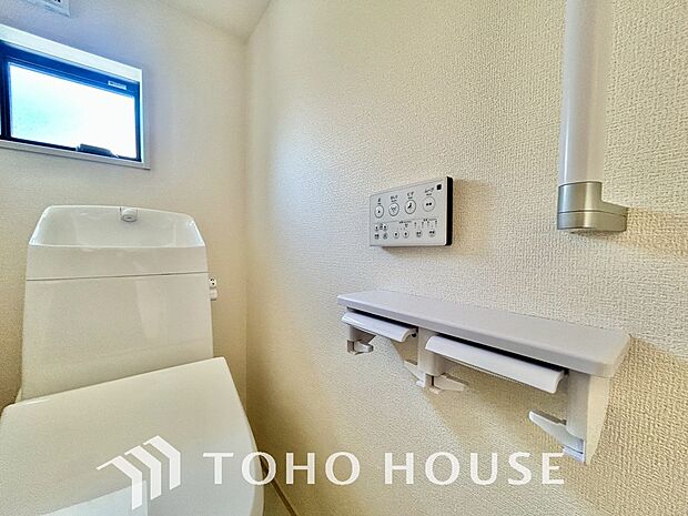 温水洗浄便座は日本が誇るトイレ文化のひとつです。お住まい購入時は新しいトイレで気持ちよく。