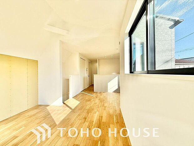 作り手の「気持ちの良いリビングでお過ごししていただきたい」という思いを感じさせます。