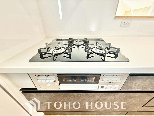 毎日料理をする、料理が好き、家族が多くて量を作る必要がある、等の方々にとっては必須の3口コンロ。
