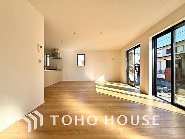 家は、ただ生活する場ではなく、笑顔の毎日、安らぎの日々のために、暮らしを愉しく、快適にする場所。