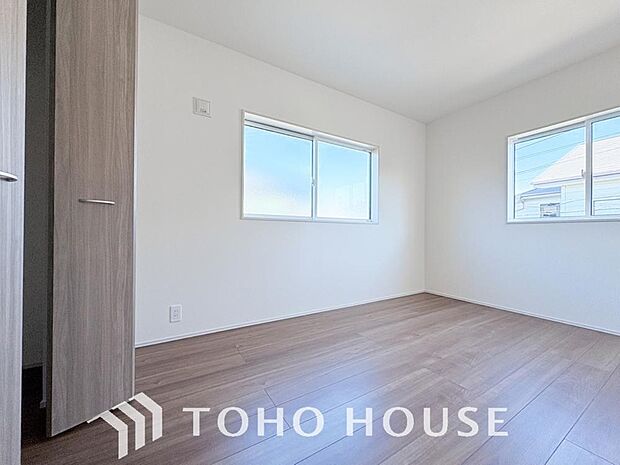 お子様の心と身体を見守る子供部屋として、小さな自立心を育むお部屋作りを見越してご覧下さい。