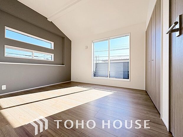 暖色系の照明は、心理的にも落ち着きを得られやすいそうです。