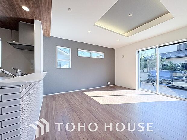 作り手の「気持ちの良いリビングでお過ごししていただきたい」という思いを感じさせます。