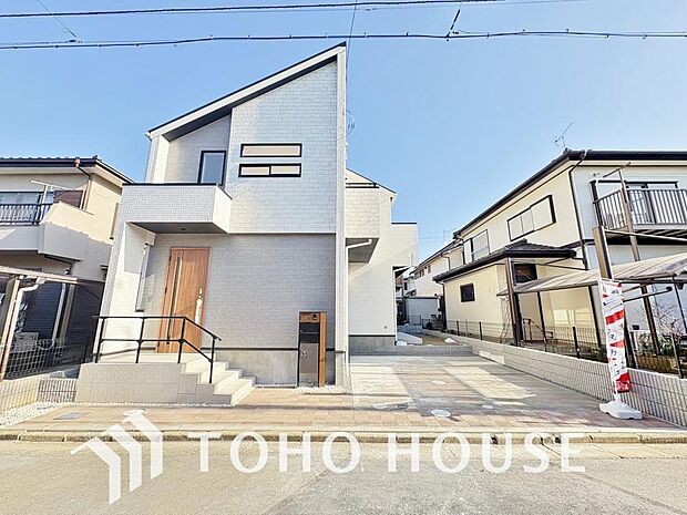 家のすぐ前に駐車場があるため、出入庫がスムーズで時間を気にせず快適にご利用いただけます。