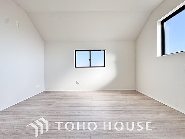 お子様の心と身体を見守る子供部屋として、小さな自立心を育むお部屋作りを見越してご覧下さい。