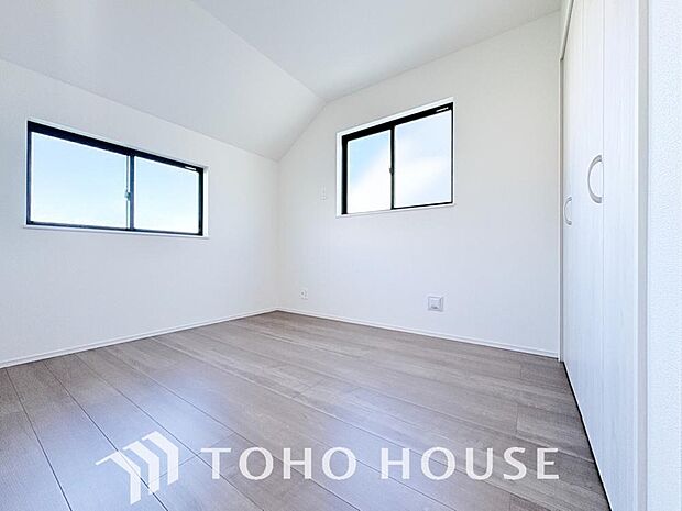 お子様の心と身体を見守る子供部屋として、小さな自立心を育むお部屋作りを見越してご覧下さい。