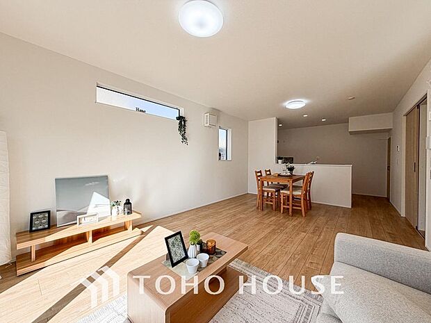 造りこんだ空間演出の妙が生み出す光と質のハーモニーはこの住宅のクオリティの良さを実感させてくれます。