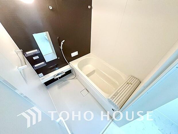 心地よいバスタイムを演出する浴室はゆとりあるサイズを採用。