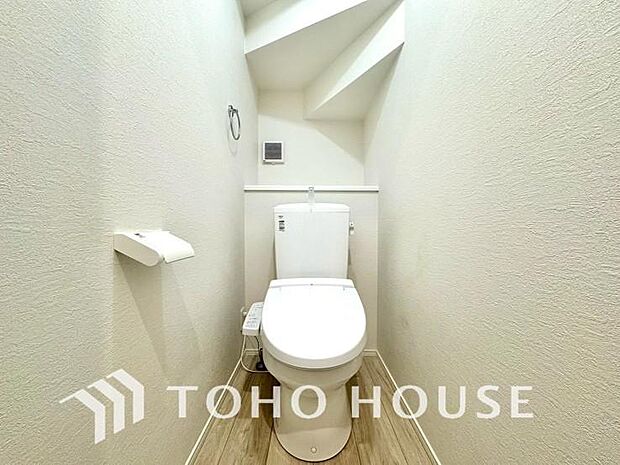 十分な広さと清潔感のあるカラーで纏まったおトイレ。時間に余裕とゆとりを持たせます。