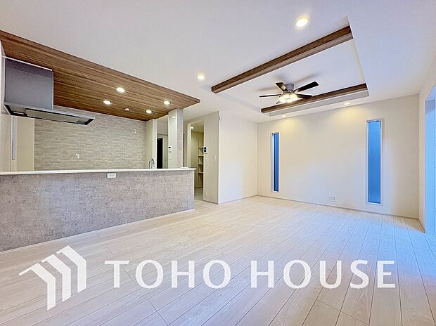 作り手の「気持ちの良いリビングでお過ごししていただきたい」という思いを感じさせます。