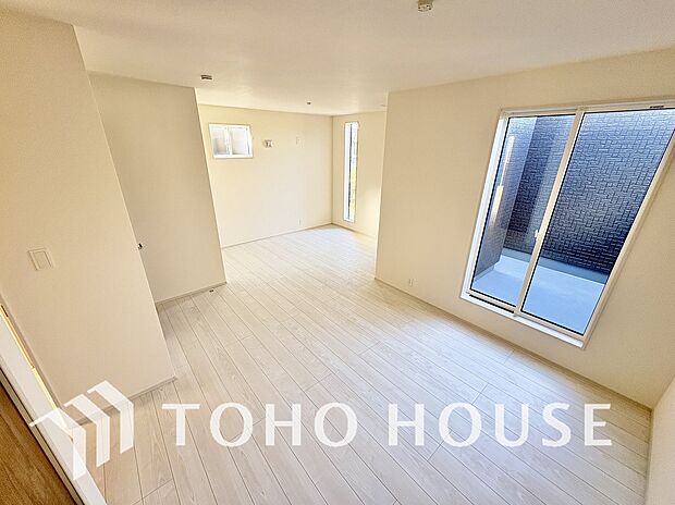 一日の疲れを癒やしてくれる主寝室。時を忘れて過ごす場所として過ごせるお部屋。