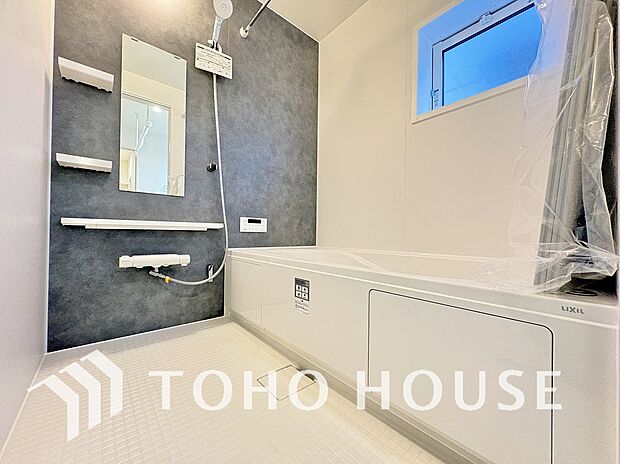 心地よいバスタイムを演出する浴室はゆとりあるサイズを採用。