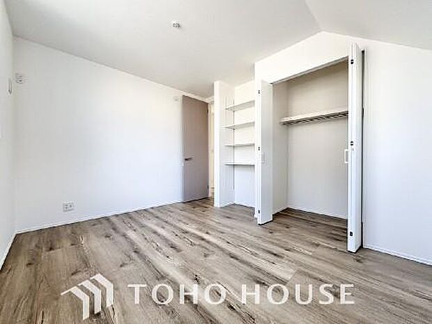 白を基調とした室内は、明るい住空間を造り出すだけでなく、清潔感をもたらしてくれます。