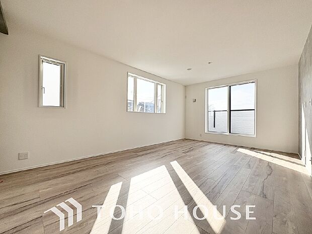 ホワイトナチュラルのテイストが、自然体で過ごせる心地良さ生み出しています。