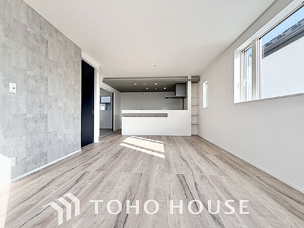 広いＬＤＫでは家族が集まり一緒の時間を過ごせる工夫がされております。