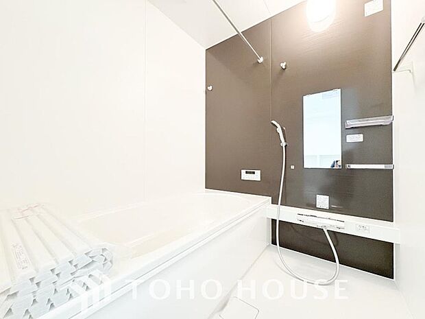 心地よいバスタイムを演出する浴室はゆとりあるサイズを採用。