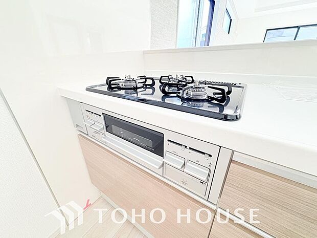 毎日料理をする、料理が好き、家族が多くて量を作る必要がある、等の方々にとっては必須の3口コンロ。