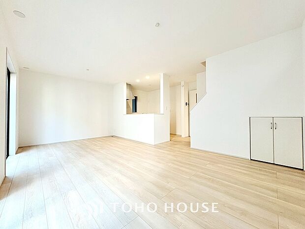 作り手の「気持ちの良いリビングでお過ごししていただきたい」という思いを感じさせます。