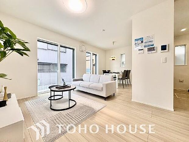 家は、ただ生活する場ではなく、笑顔の毎日、安らぎの日々のために、暮らしを愉しく、快適にする場所。