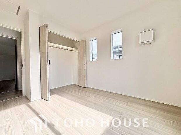 お子様の心と身体を見守る子供部屋として、小さな自立心を育むお部屋作りを見越してご覧下さい。