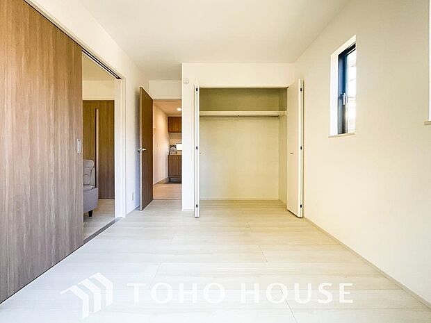 生活感を感じない空間では落ち着く事はできません。絶妙な雰囲気、配色、素材感を意識してコーディネート。