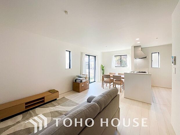 家は、ただ生活する場ではなく、笑顔の毎日、安らぎの日々のために、暮らしを愉しく、快適にする場所。