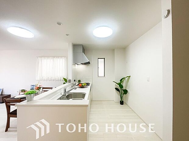 お料理の上手な方が、独壇場でお料理の腕を披露するスタイルに向いているキッチンです。