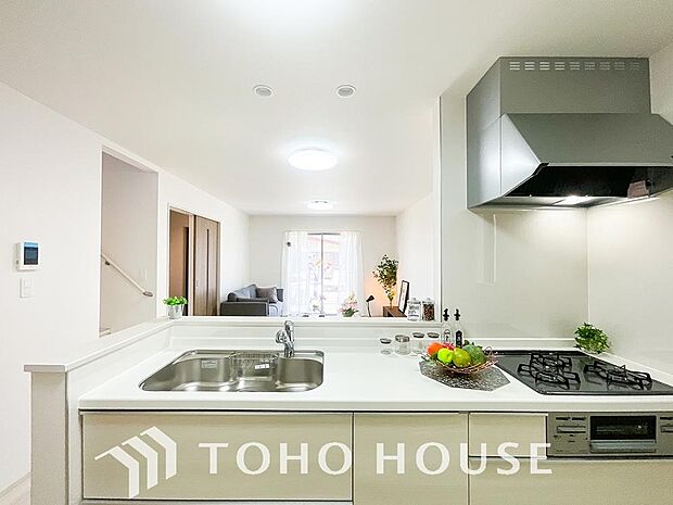 広々キッチンを採用。みんなで作った料理を召し上がりながらの会話は、どのような物になるのでしょうか。