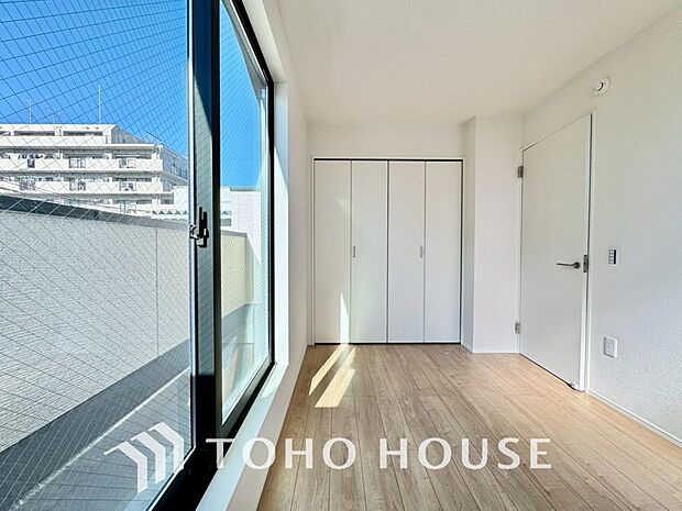 心と体をゆったりと安らげる主寝室。寝室のゆとりが大きい分だけ、暮らしの安らぎは深まります。