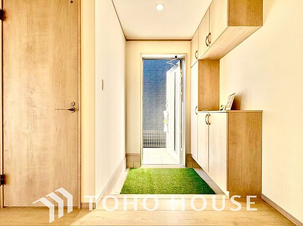 ダウンライトを使用しお洒落に演出。帰りたくなる家をテーマに設計。いつも「人」と「家」の間に・・・。